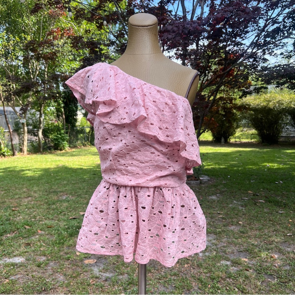 J.O.A One-Shoulder Eyelet Top
